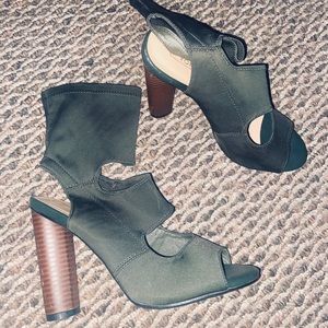 Yoki Women’s Size: 7.5